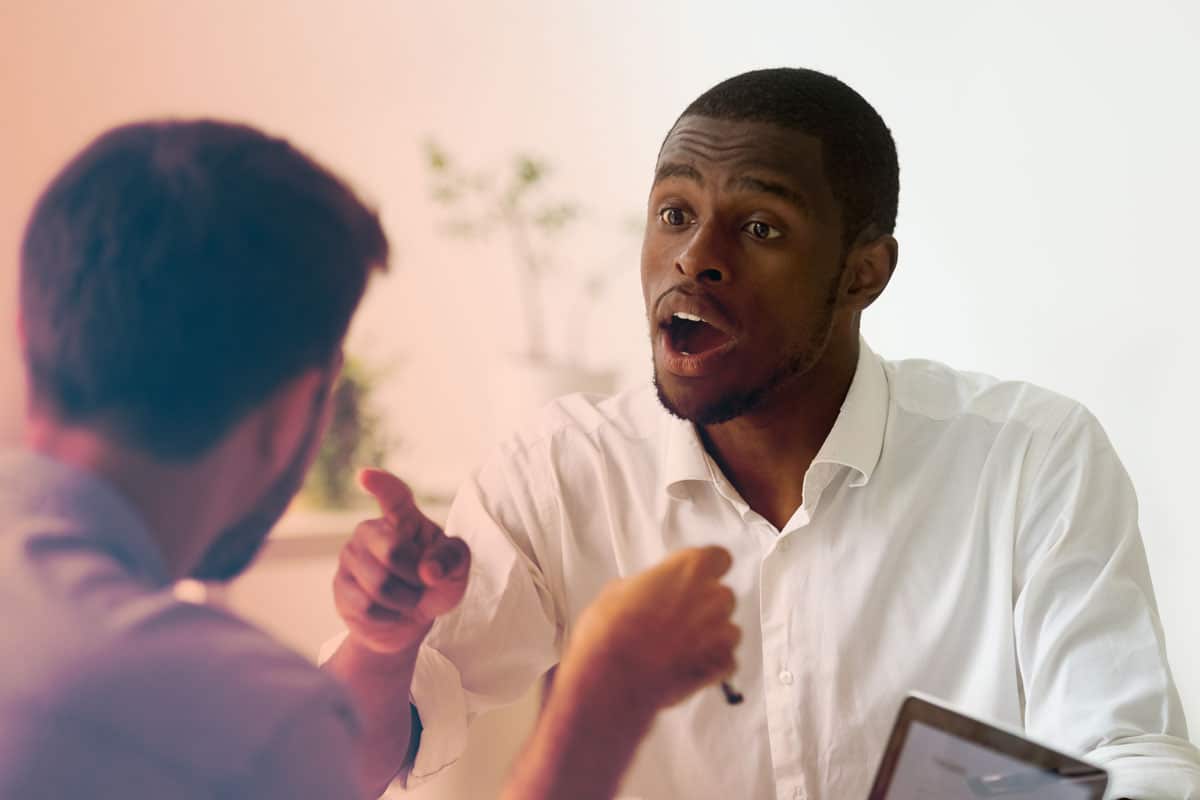 Coach qui tente de gérer les personne difficiles | Axion Clients
